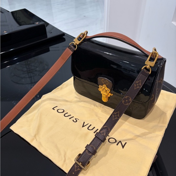 Louis Vuitton Glossy Black Shoulder Bag - Picture 8 of 10